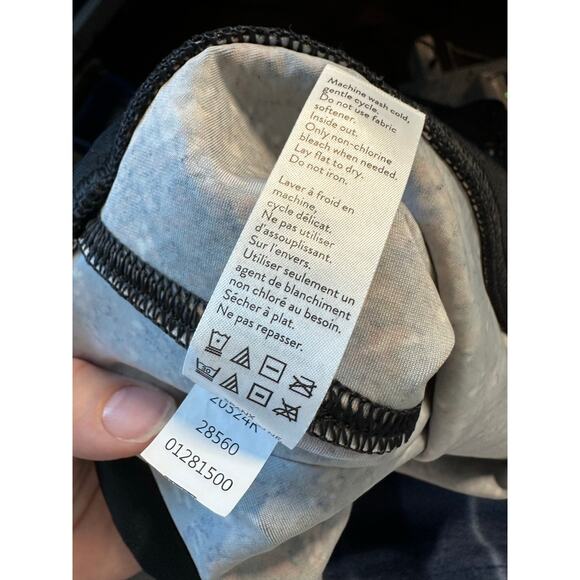 SPANX FAUX LEATHER SNAKE SHINE LEGGINGS Mocha Snake Print Medium NWOT - Picture 8 of 9